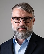 Adv. Dr. Rafał Kos, LL.M. (KKG)