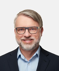 Adv. Dr. Rafał Kos, LL.M. (KKG, CUA Law School’s Board of Visitors)